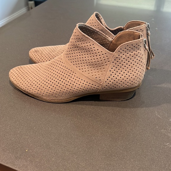 Grey/Tan Kenneth Cole Suede booties Sz 11 - Picture 3 of 4